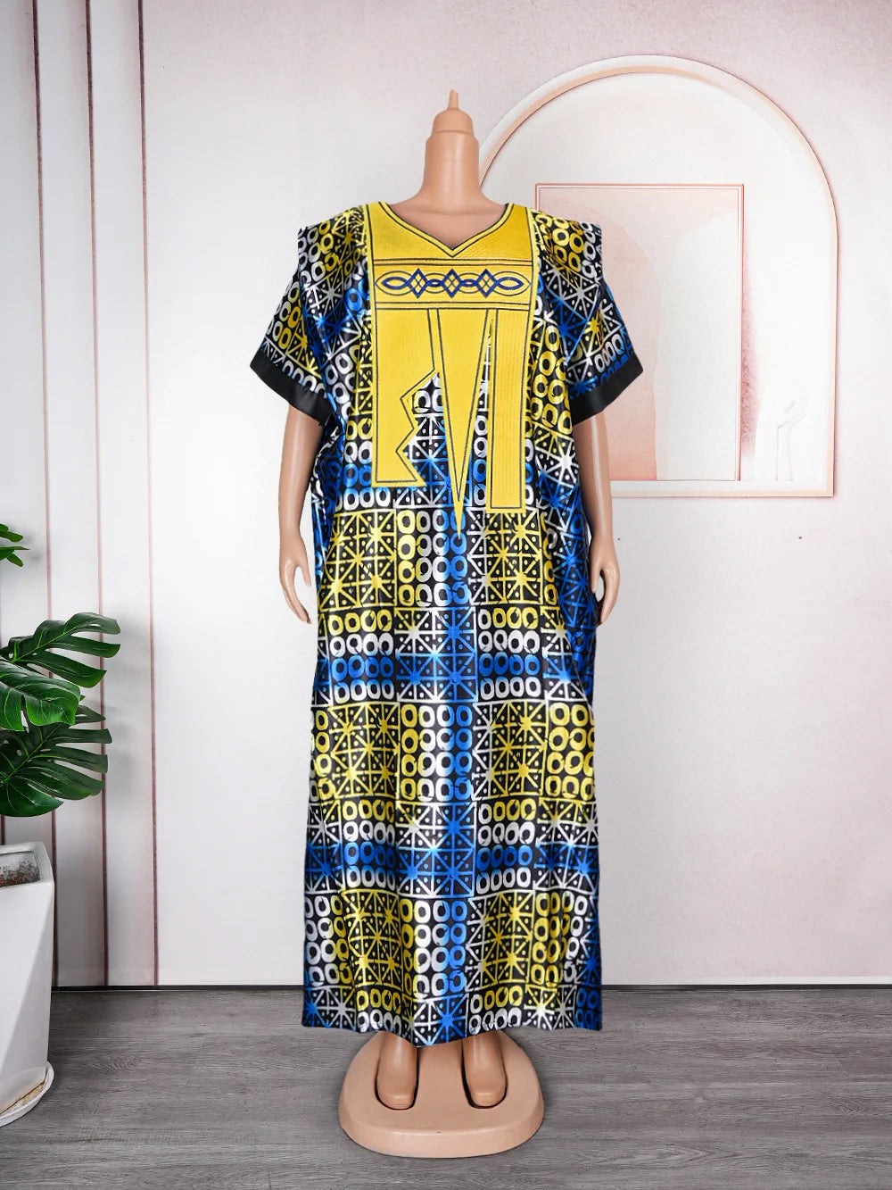 Elegant African Dresses for Women – Fashionable Abaya, Boubou, Dashiki, Evening Gown, Kaftan, and Robe Outfits