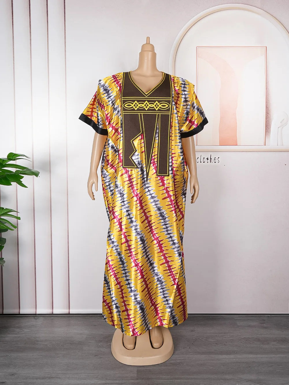 Elegant African Dresses for Women – Fashionable Abaya, Boubou, Dashiki, Evening Gown, Kaftan, and Robe Outfits